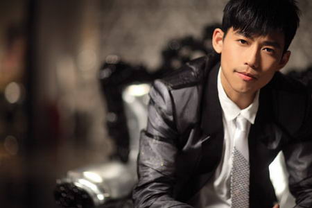 他曾在选秀中获得季军,受邀湖南卫视做主持,如今却很少再见他