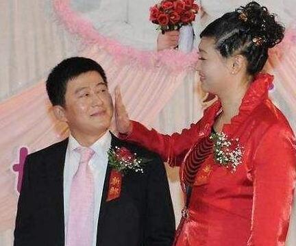 杨昊近况:比丈夫高半个头,曾为女排推迟结婚,现39岁生活幸福