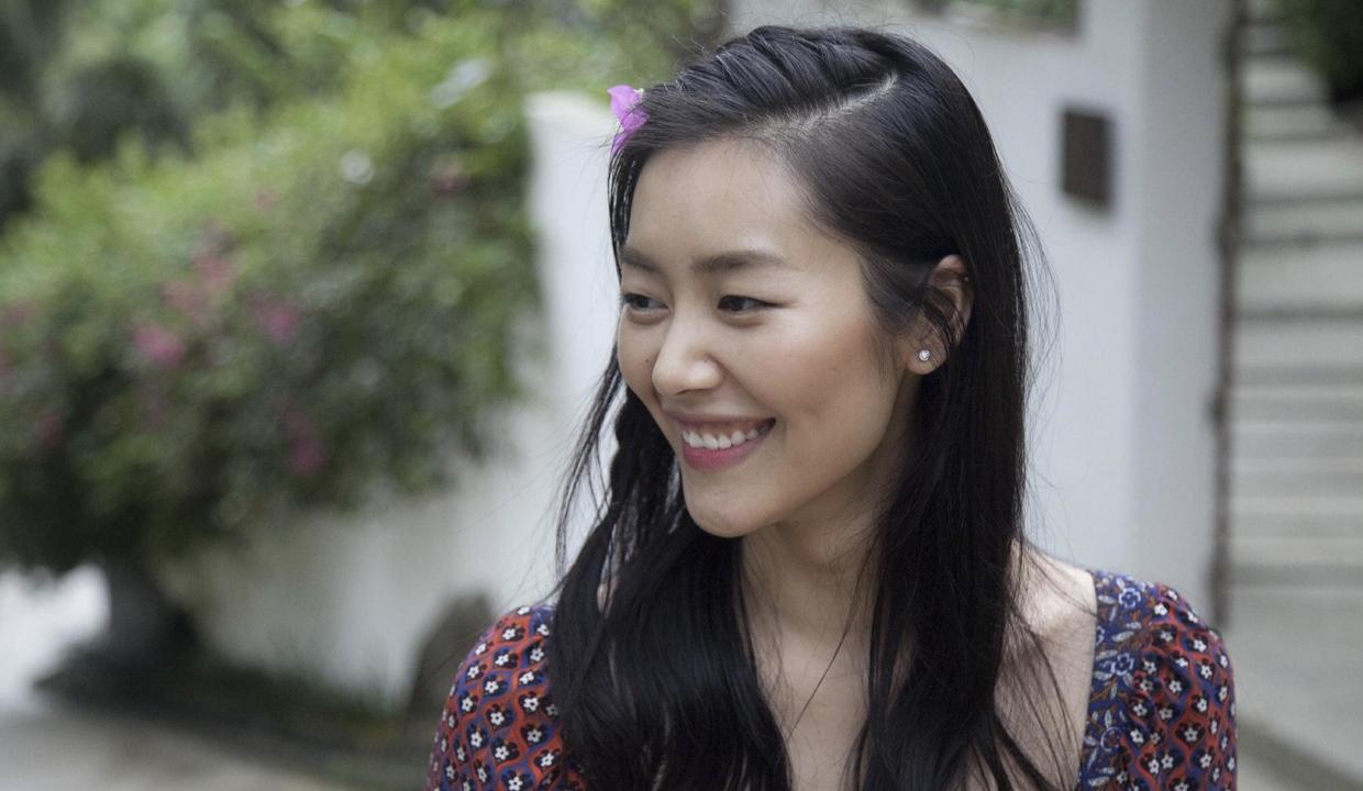 超模刘雯身材果然好!穿碎花连衣裙苗条淑女,同时又不失女人味