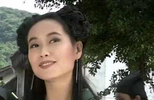 《倚天屠龙记》各版本殷素素pk, 叶童版造型"病娇", 一颦一笑!