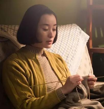 吴越,就像她出演过的电影《菊花茶》片名,低调而不乏吸引力!