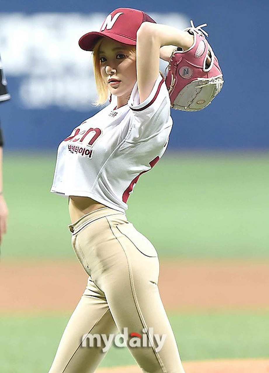 据环视频报道:据韩国《中央日报》14日报道,韩国艺人