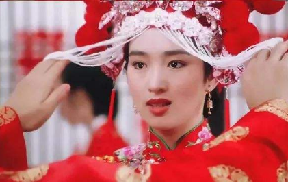 唐伯虎点秋香隐藏了4位美人,巩俐大家都知道,谁注意到