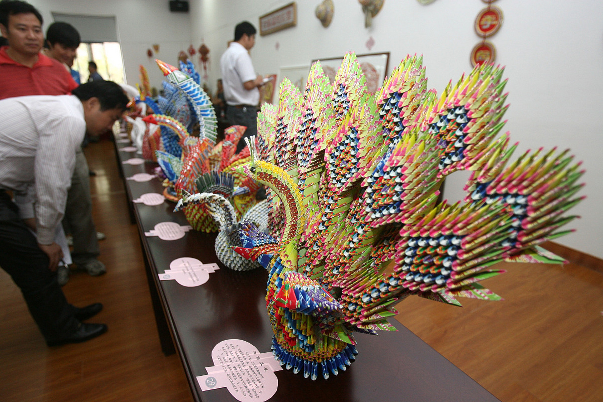 是的,你没有听错,就是卖"刮刮乐"!