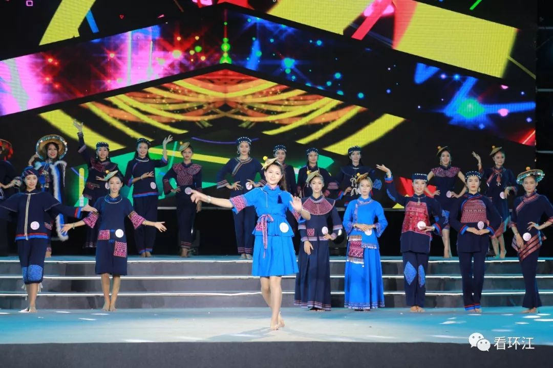 毛南民族服装今晚22:15登上广西卫视「时尚中国」啦!