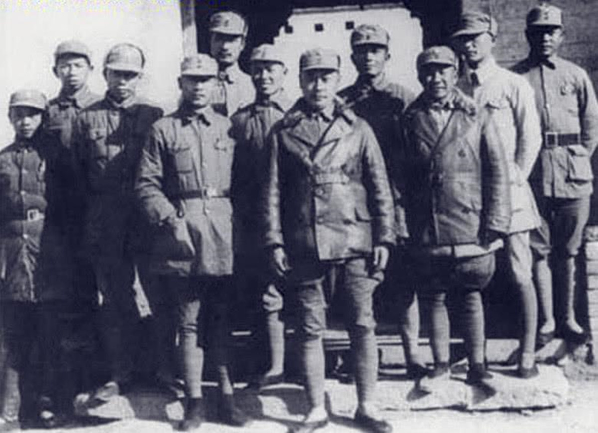 山东野战军"三巨头",55年只有此人没有授予军衔,他到底是谁?