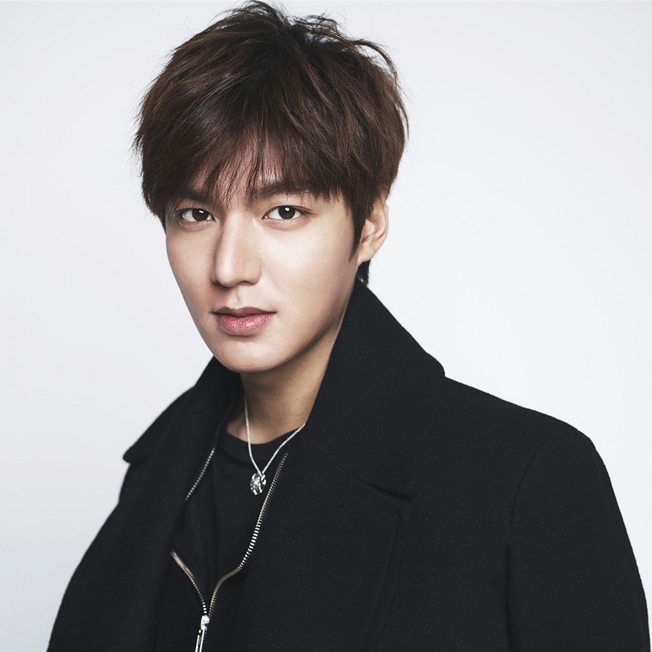 理想型#"长腿欧巴"李敏镐曾表示,觉得吸引自己的女孩,要有吸引力的