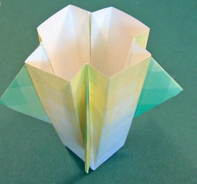 纸花瓶的折法图片