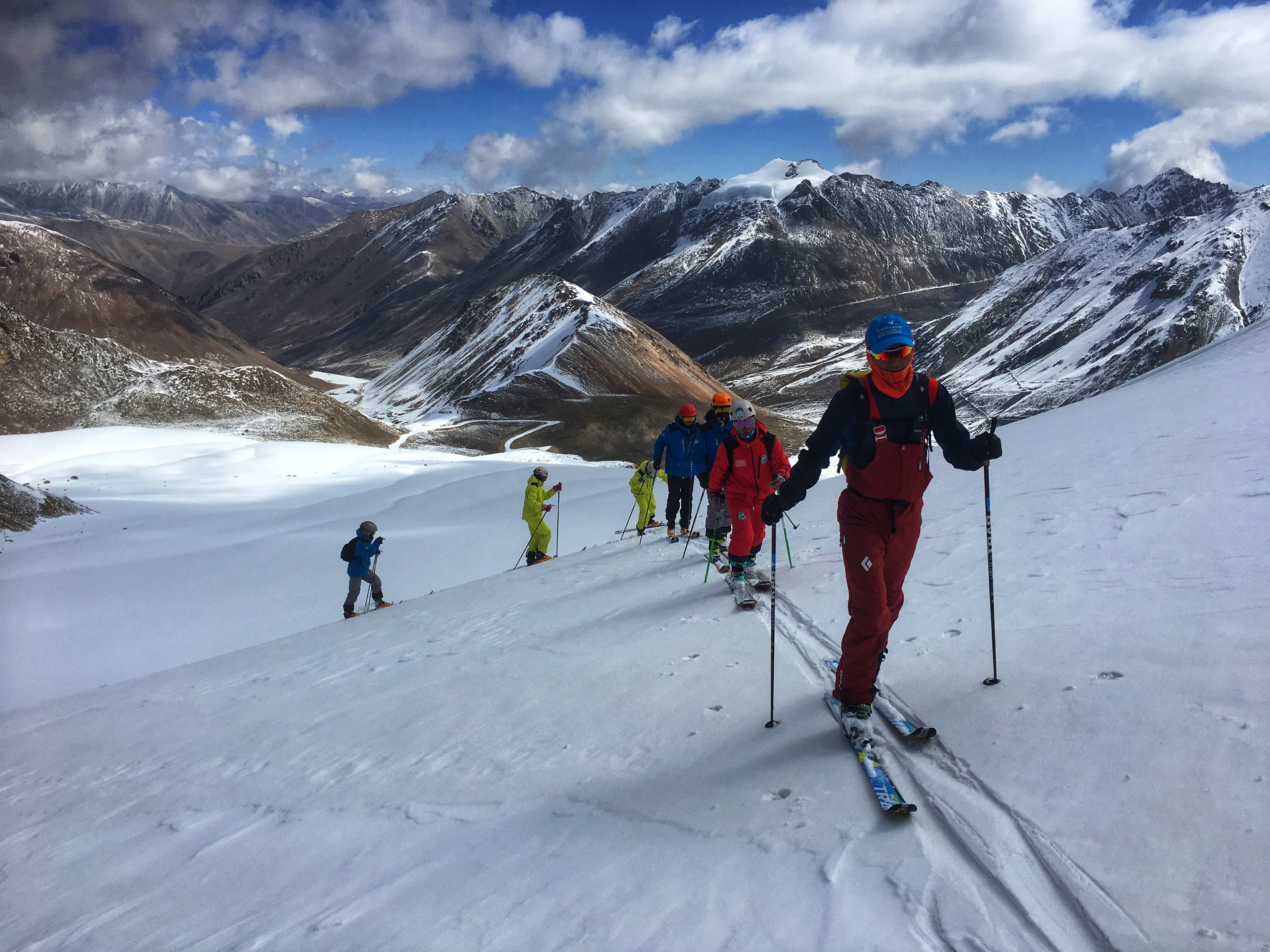 西藏小将初试高海拔滑雪登山赢得国际专家肯定