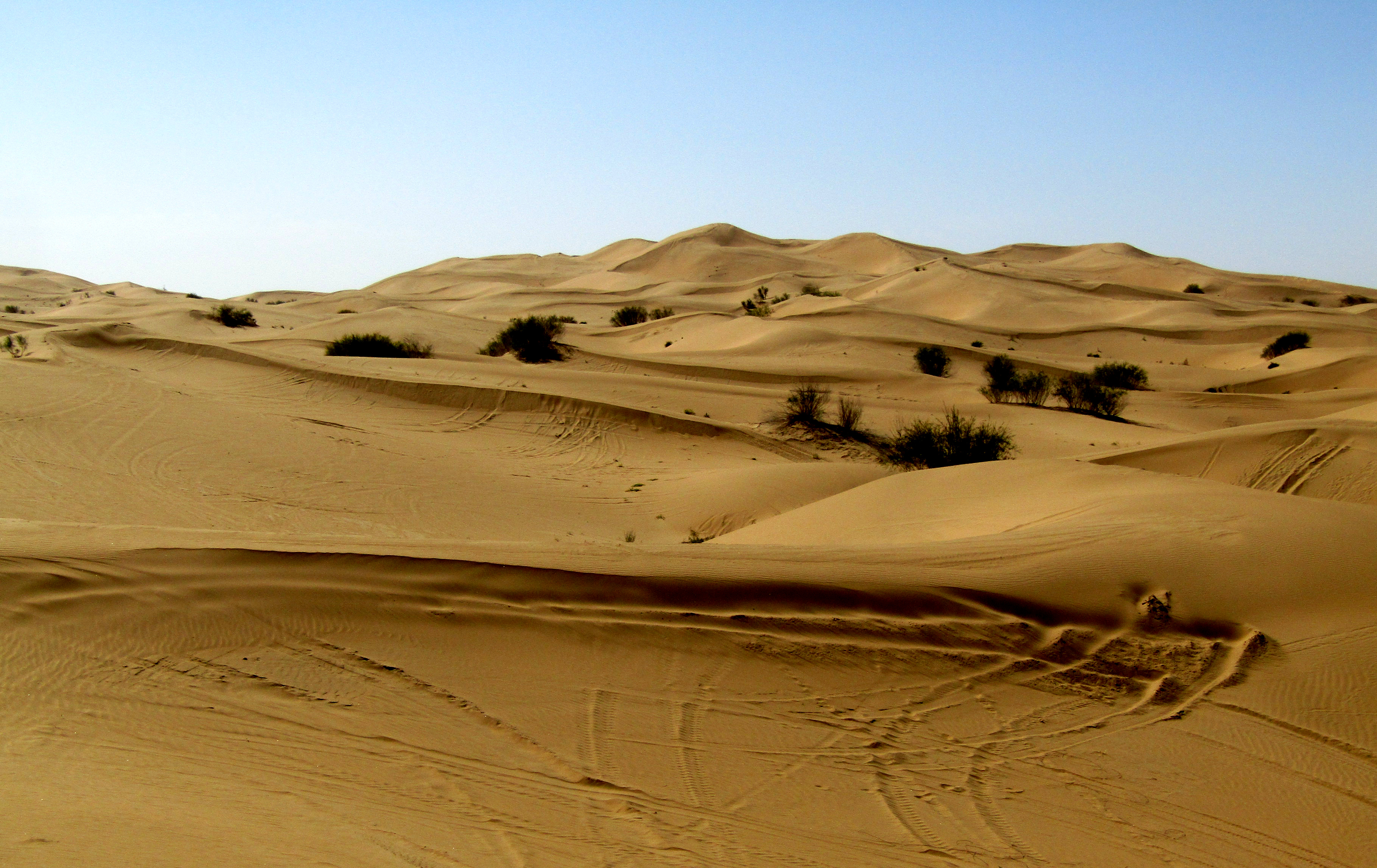 天津自驾旅行额济纳(二)s215穿沙公路 沙漠旅游好去处