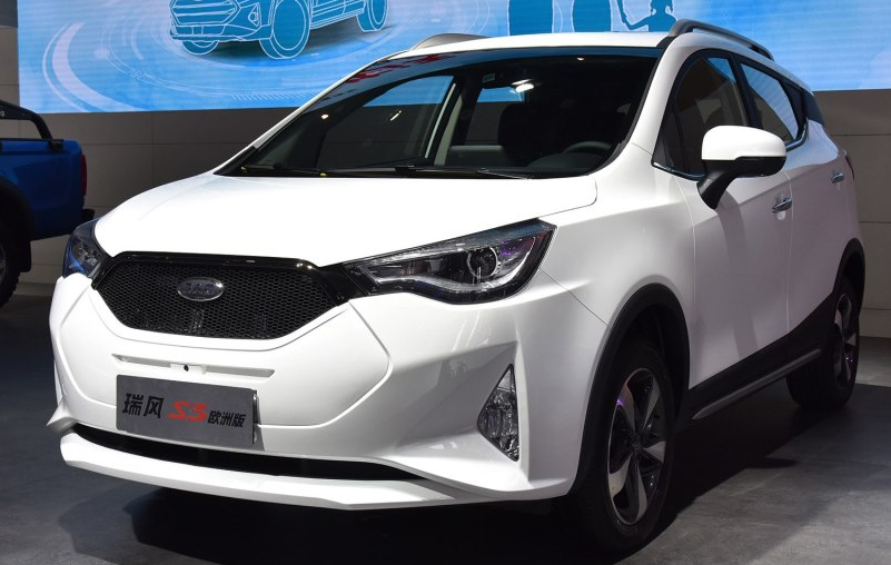 江淮瑞风s,现代感非常强 ,没有松松垮垮的感觉,材质指标精细,样式出彩