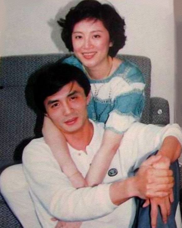 前男排国手汪嘉伟家庭现状 妻子是著名影星 儿子当导演成父母骄傲