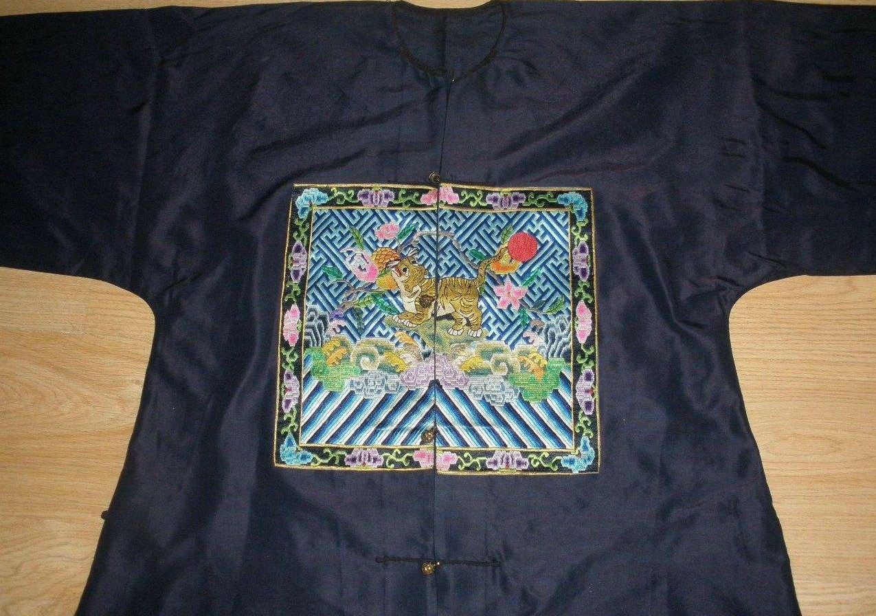 清朝时期,我们可以一眼从官服上的图案,直接看出他们官位的高低
