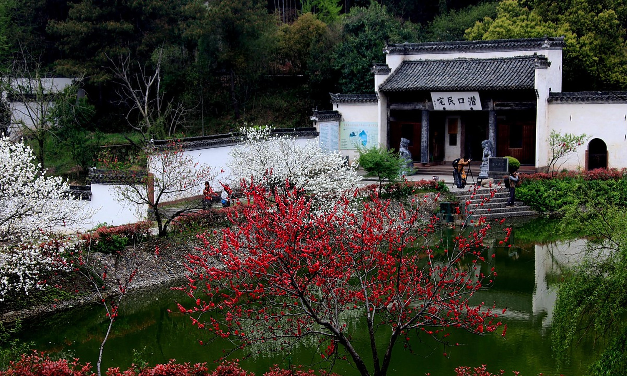 借问酒家何处有,牧童遥指杏花村"一诗,闻名于世.