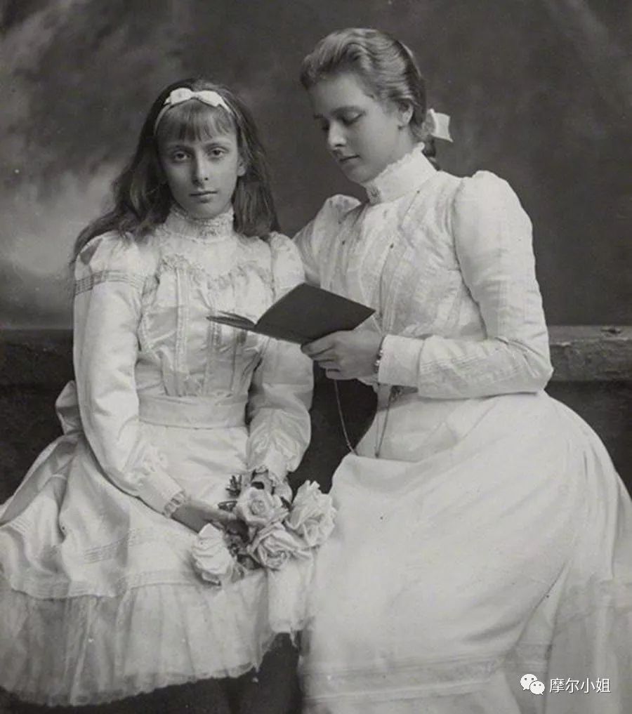 从《王冠》看英国女王的婆婆,竟比琼瑶剧女主还苦命?