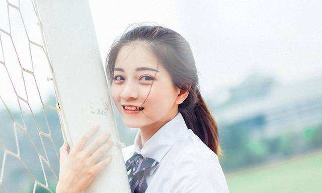 女人忍不住给你暗送秋波 这是什么意思 等着急了 还是另有所求