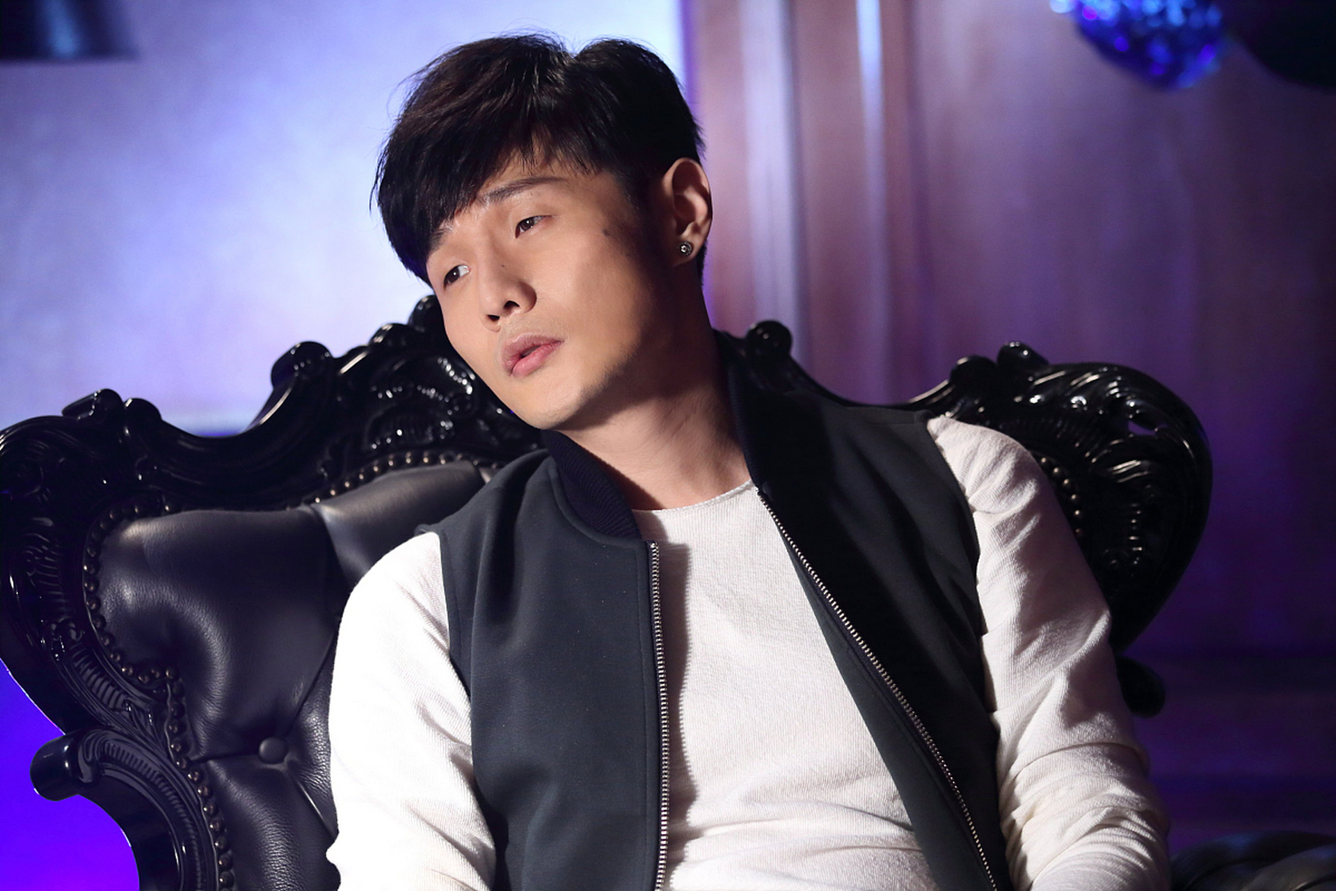 7月1日,歌手李荣浩意外冲上热搜,不过这一次不是因为他和妻子杨丞琳秀