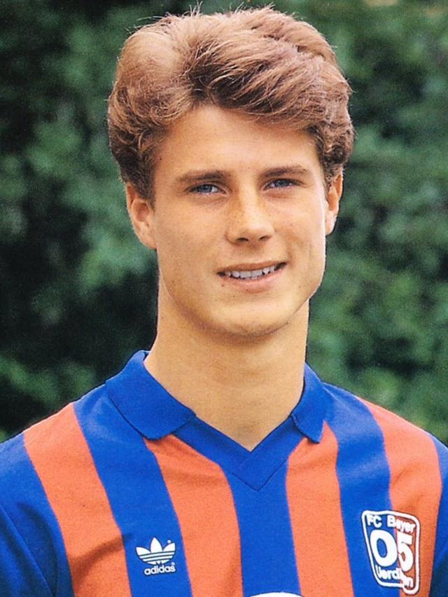 他是丹麦足坛的传奇之一,俱乐部生涯却只能随队蹭到意甲和欧冠!