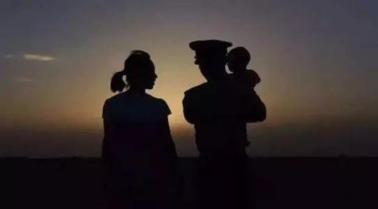 保时捷帽子姐,你玷污了"警嫂"二字