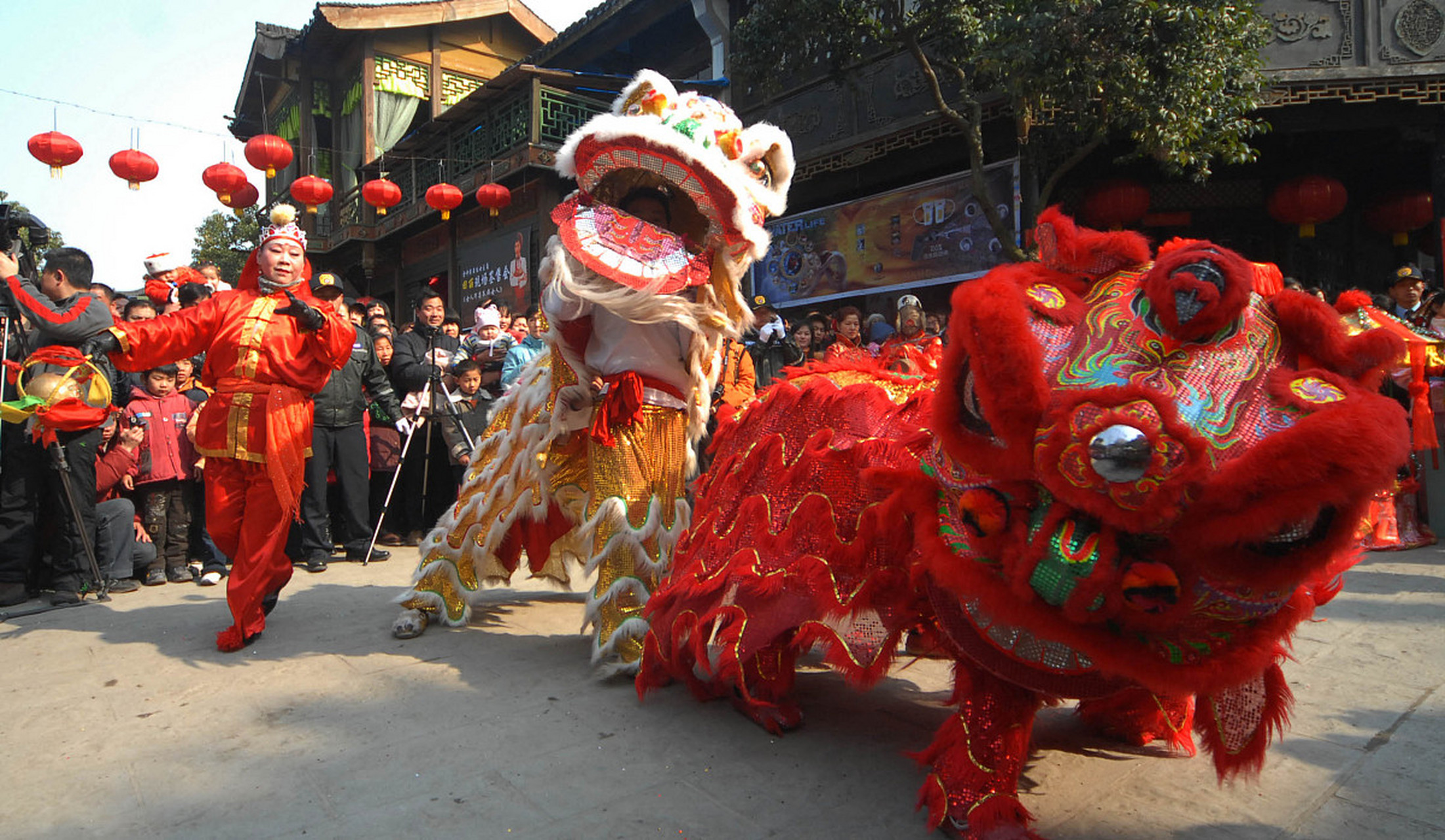 台湾庙会深夜爆炸17人受伤,警方调查疑点人为!  震惊!