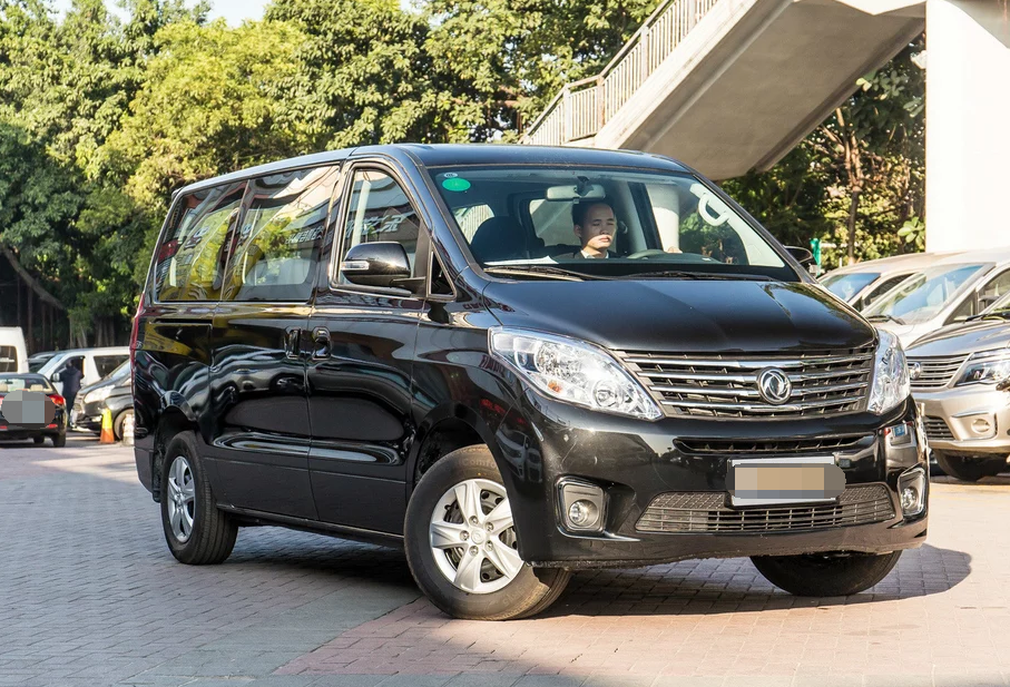 东风风行f600车身优美流畅,外观时尚新颖,让"颜值控"欲罢不能