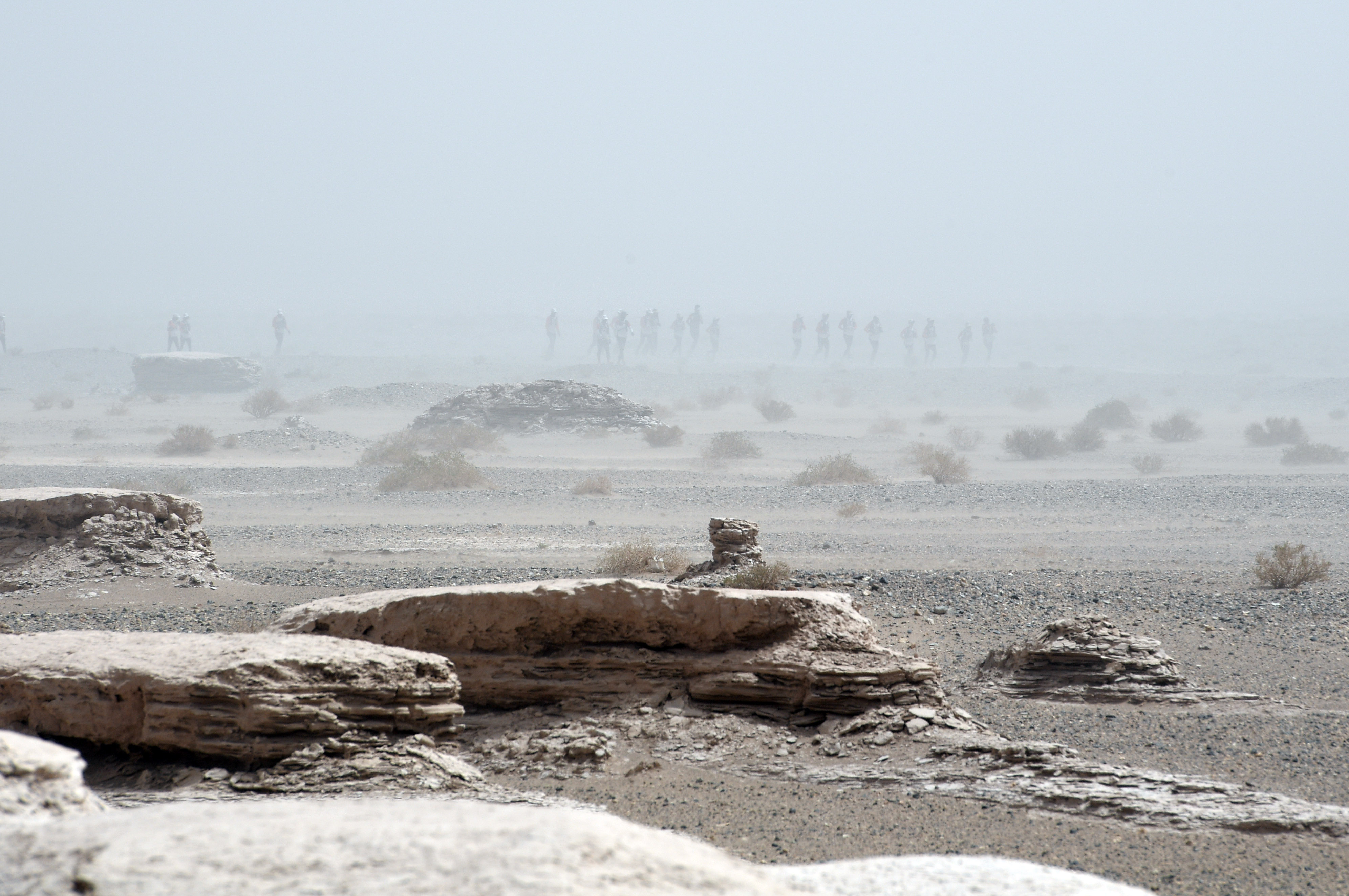 第十三届玄奘之路商学院戈壁挑战赛开赛(9)