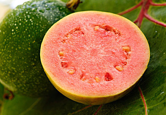 你吃过这种绿皮"红心水果"吗?甜脆可口,维c含量很高