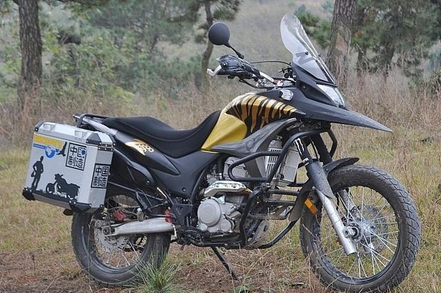 被称为最有性价比的拉力摩托车黄河自由300x究竟如何?一目了然!