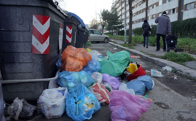 如果把环境卫生当成博弈砝码,那这种城市垃圾问题就会彻底解决