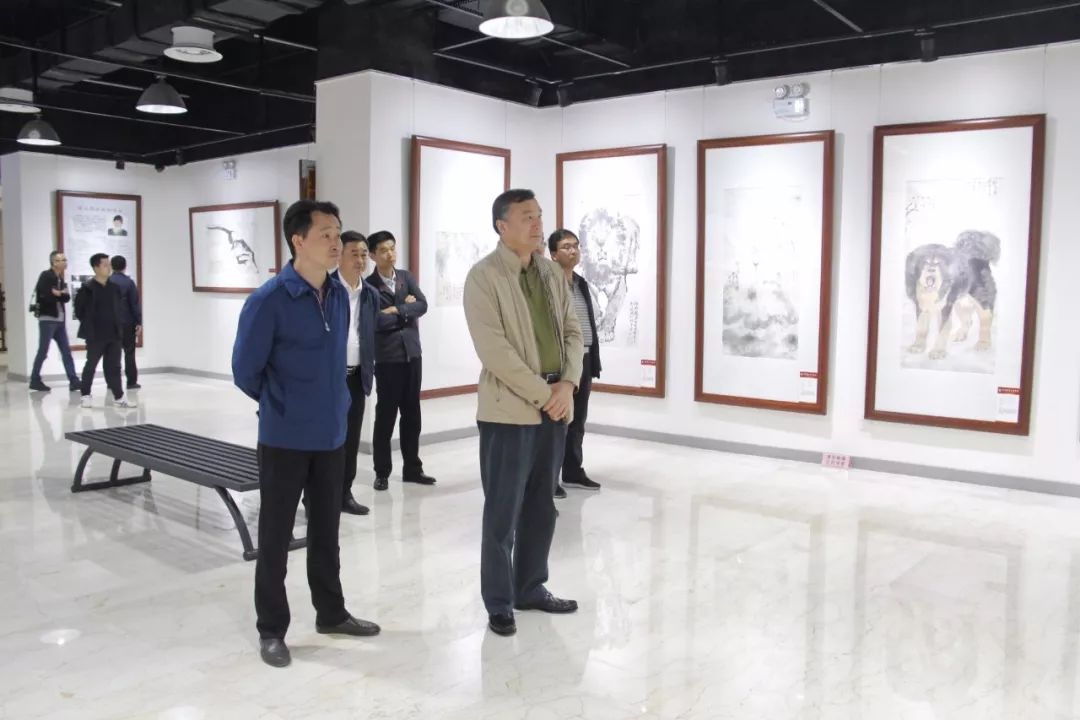 遵义市人大常委会刘志义一行到清渭楼美术博物馆参观交流