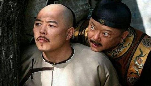 和珅是怎样一步步掉进嘉庆的圈套,从而被抄家的