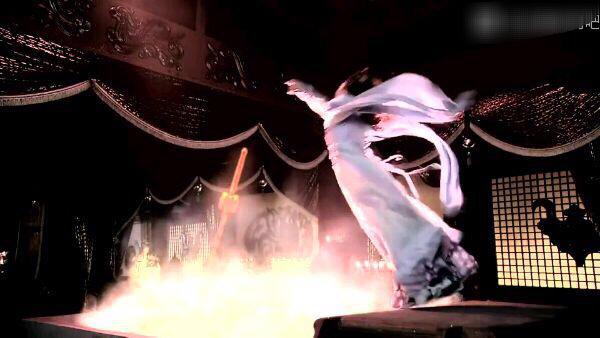 古装剧中最虐心的片段,茂茂割肉,龙葵以身铸剑,宇文玥坠入冰湖