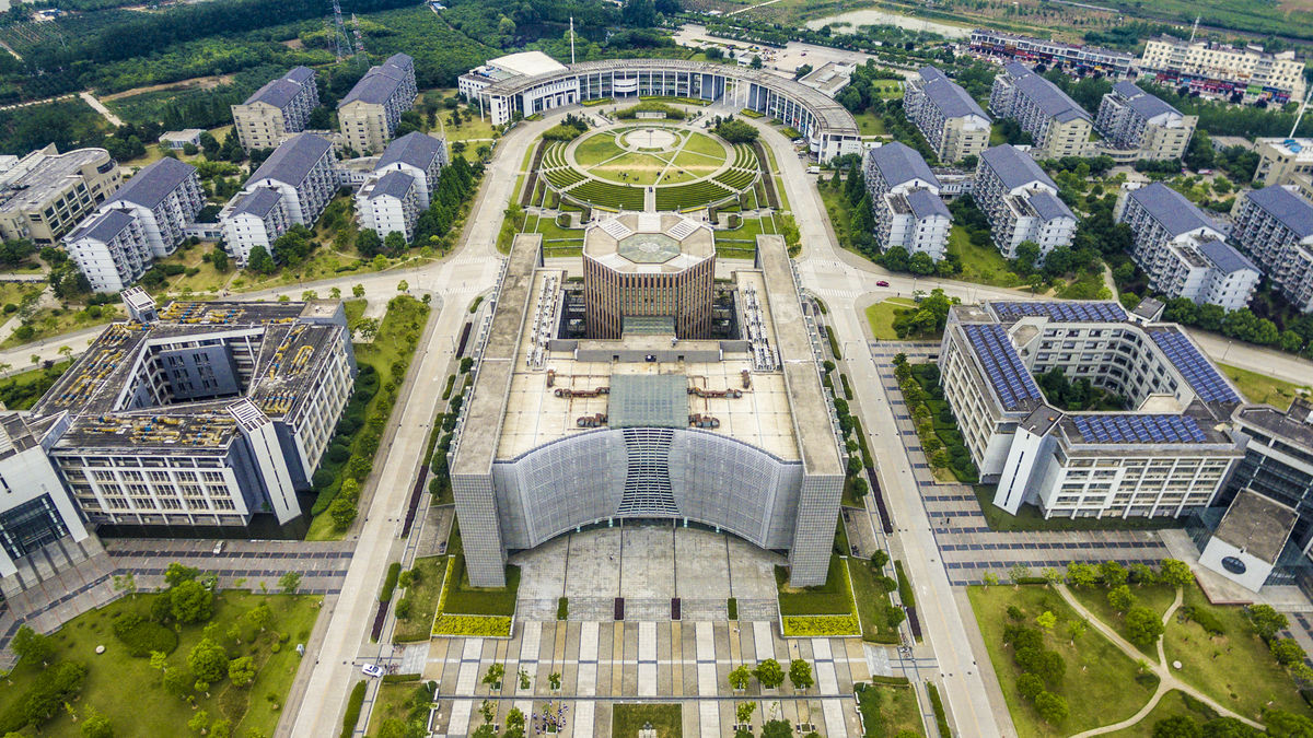 安徽这所大学建校90年后一口气过了3个"生日",网友:太任性!