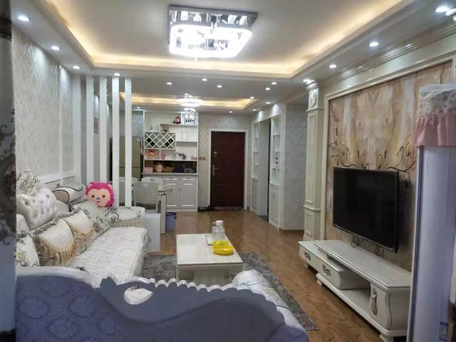 自己装修新房,95㎡ 效果很大气!造价1万块的电视墙,值不值?