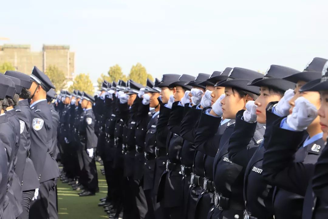 看完热血沸腾!山东警察学院2019级新生校阅暨宣誓仪式