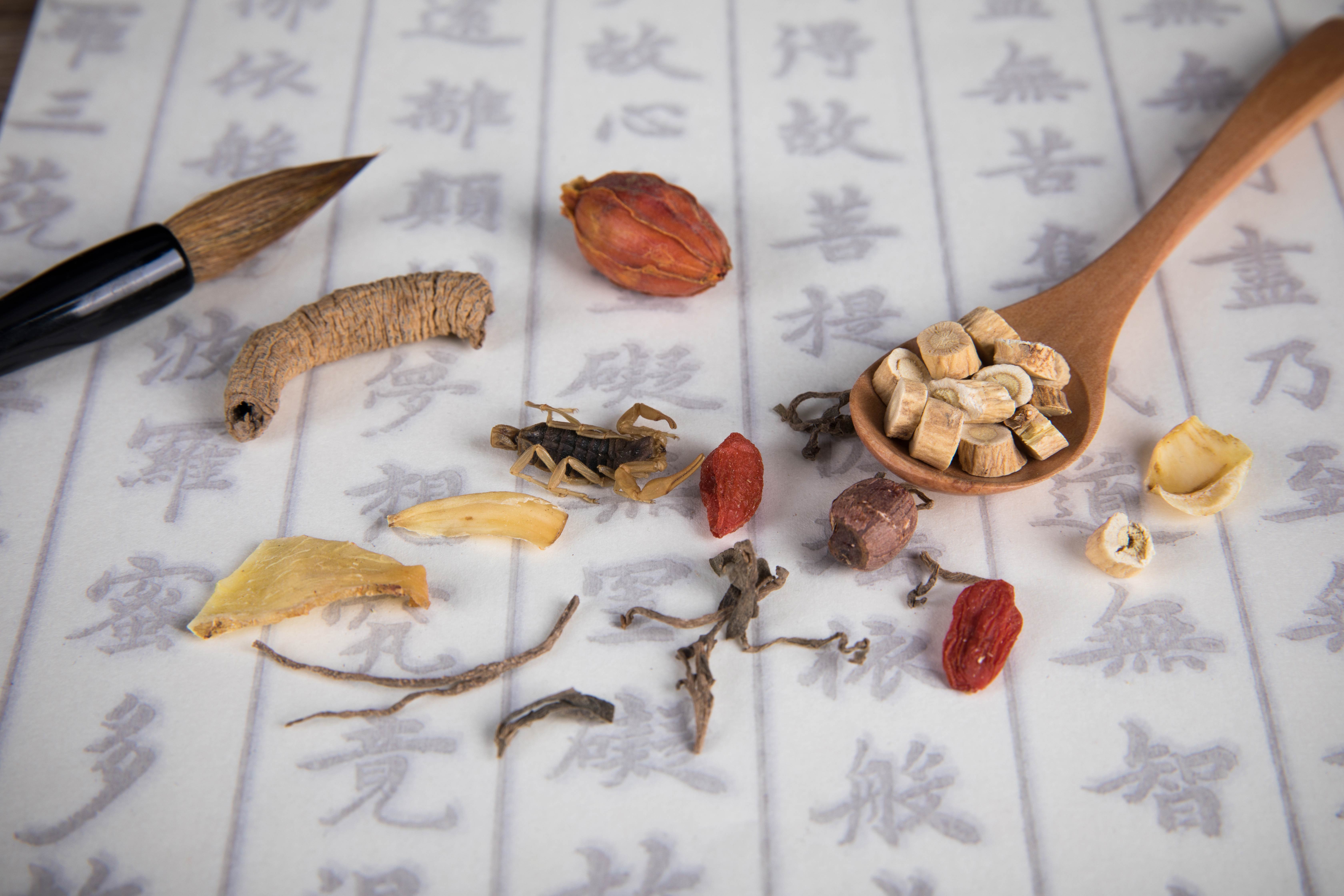 其实,从古代一直流传下来,被孙思邈称之为养生仙丹的.就是我们的唾液.