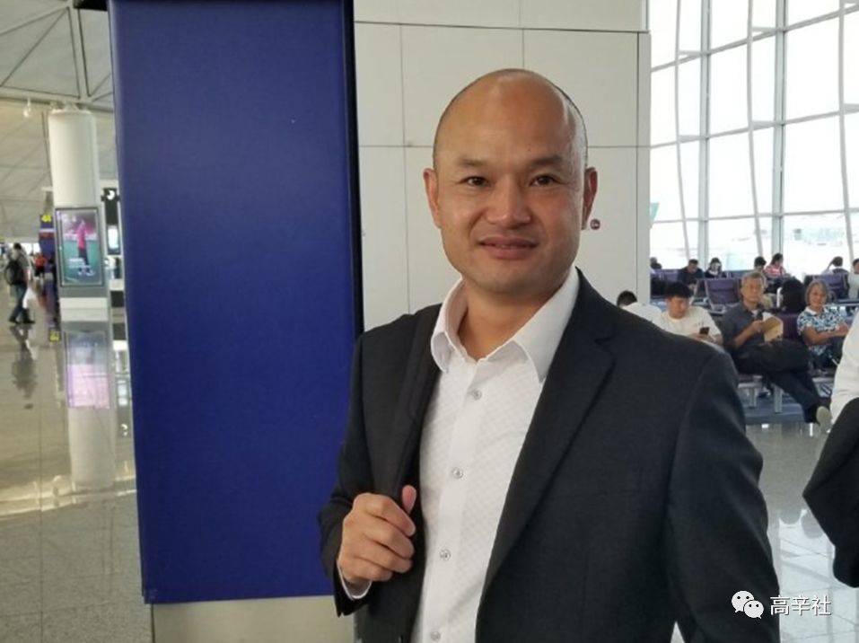 香港光头警长刘sir已抵达北京 直言有两大期待