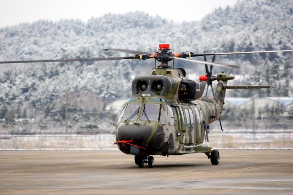 韩国陆战队接收2架韩制kuh-1直升机,该型号飞机曾涉国防采购弊案