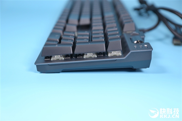 金属面板 悬浮式键帽 xpg召唤者机械键盘图赏