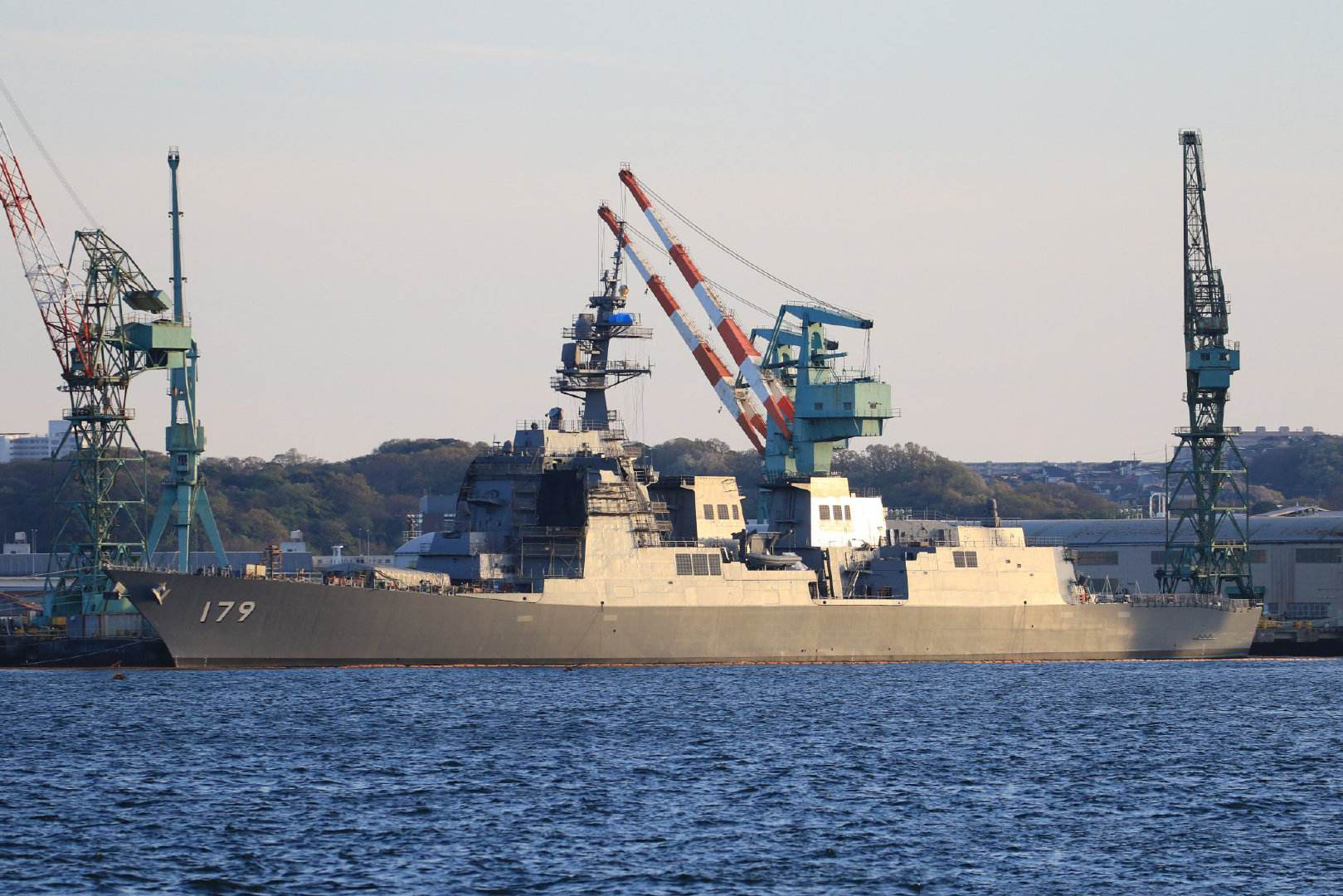 日本摩耶号驱逐舰战力如何?防空反导能力一流,今年3月将服役