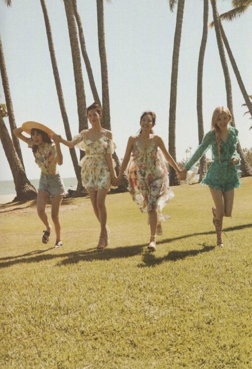 blackpink夏威夷写真美成仙!jennie慵懒lisa俏皮,总之都很好看