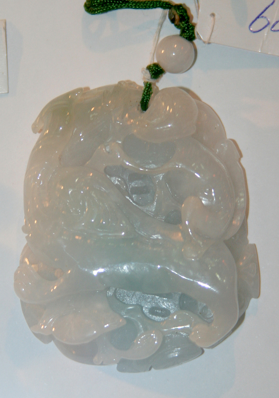 蓝田玉,又称蓝田日暖玉,因其产自陕西省西安市蓝田山而得名.