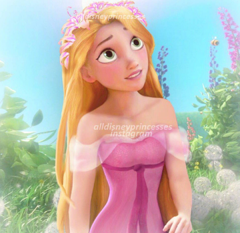 当迪士尼公主变为萌妹时,她妩媚的笑了,艾莎女王太清纯了!