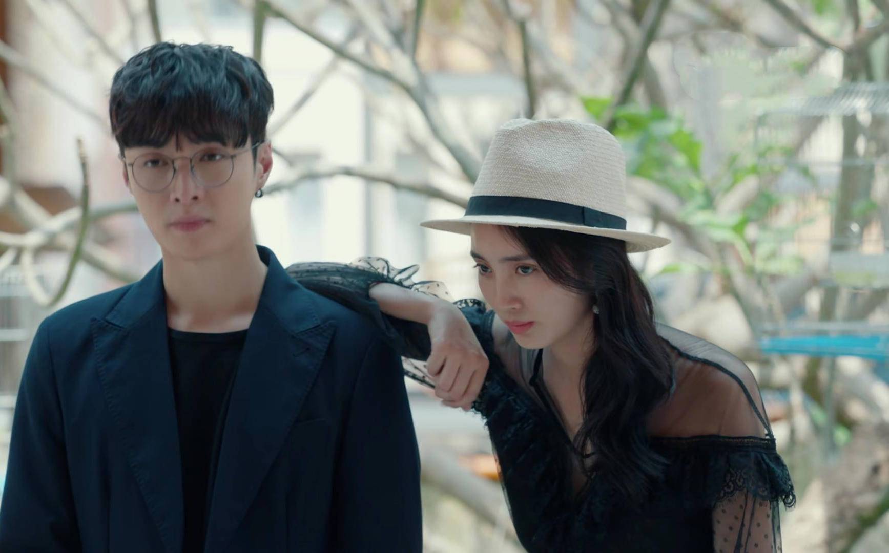 张艺兴也挽救不了《黄金瞳》?原著党不买账,王紫璇长腿成亮点!