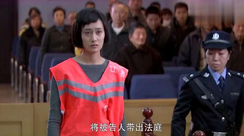 《走进看守所》19岁杀人犯被判死刑，求女警：救救我，我不想死 影视 犯罪 好看视频