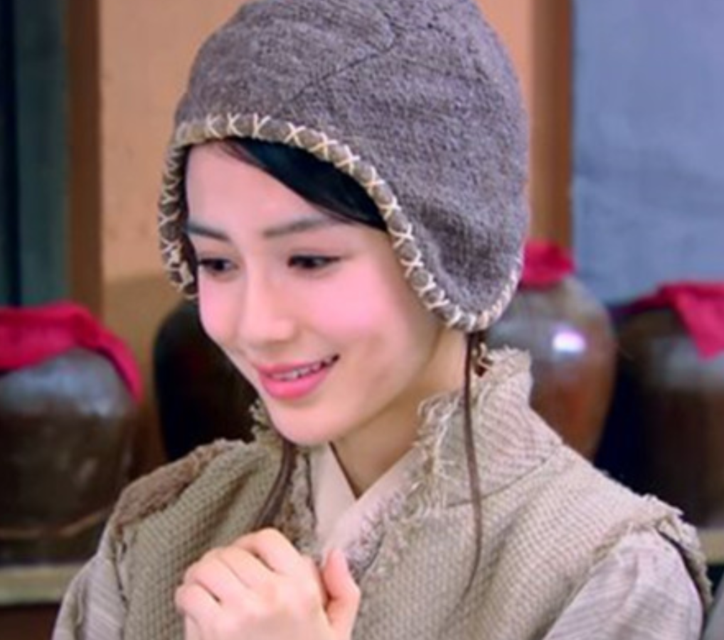 古装剧里女星乞丐造型,杨颖太干净,阿sa丑出天际,只有她最真实