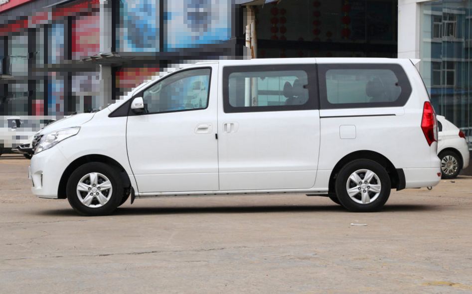 东风风行f600,霸气的外观诠释不怒自威的气质,开出去有面子!