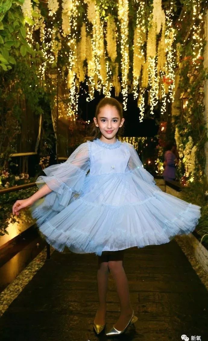 从小在热带雨林长大的"精灵女孩",这颜值太可了!