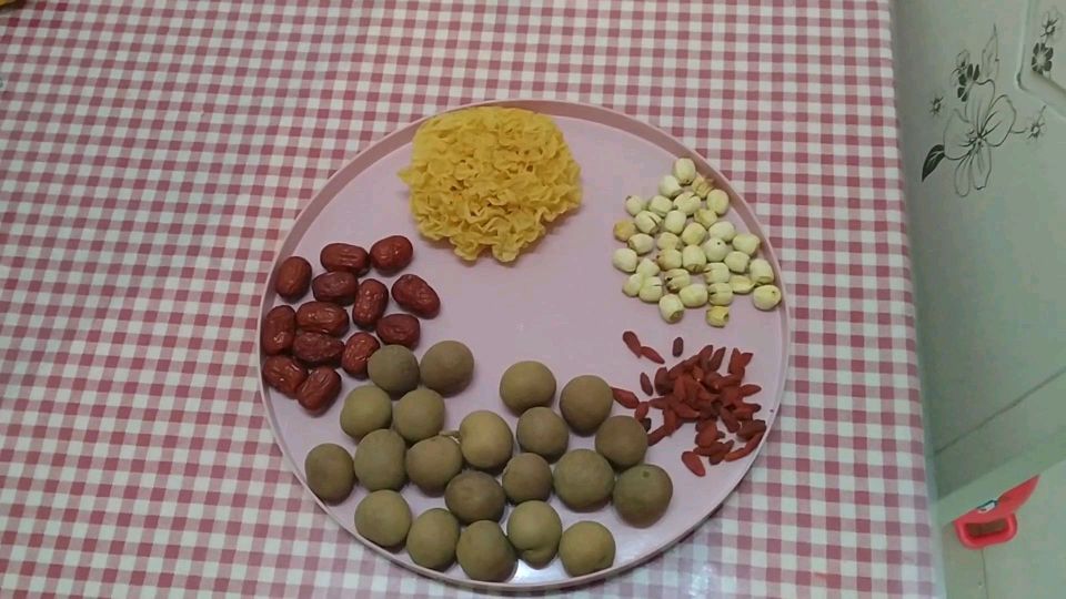 做法简单的红枣桂圆汤,香甜好喝