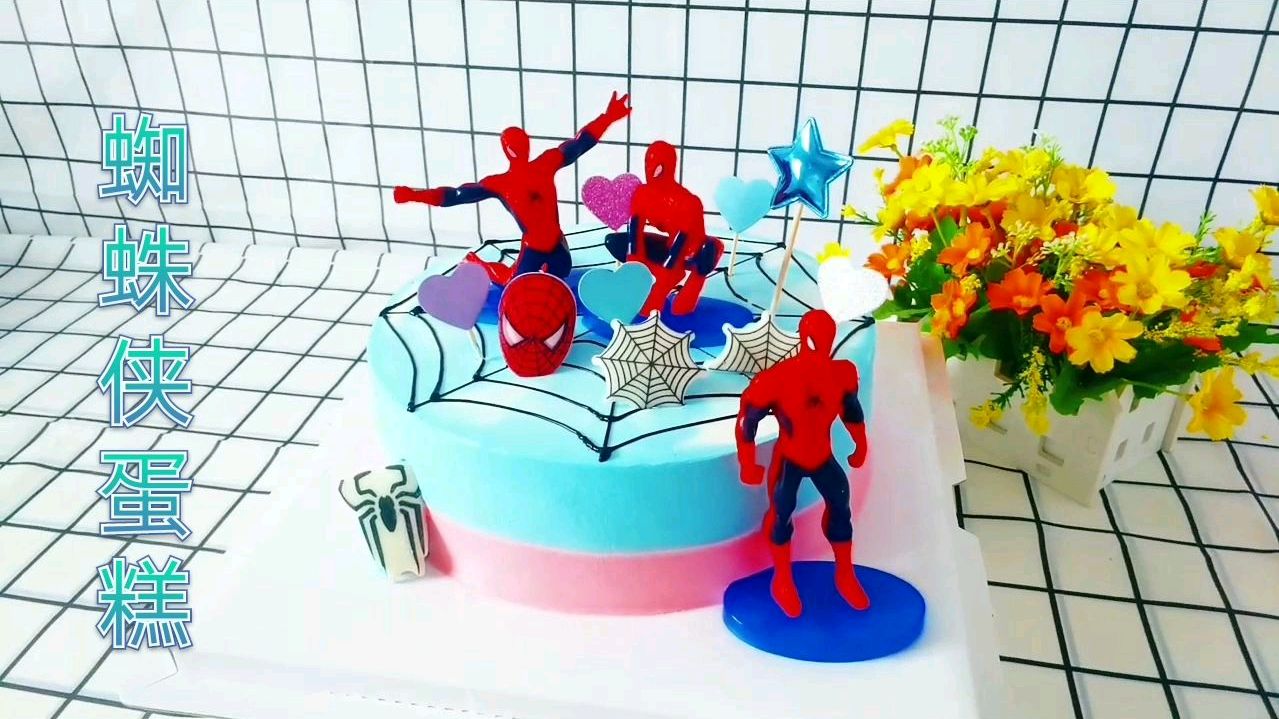 蝙蝠侠蛋糕,听说小男孩今天心情不好,妈妈给订了个蝙蝠侠蛋糕